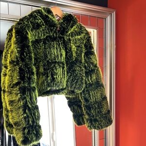 AKIRA Vibrant Green Teddy Jacket  Faux Fur Hooded Size Large - NWT